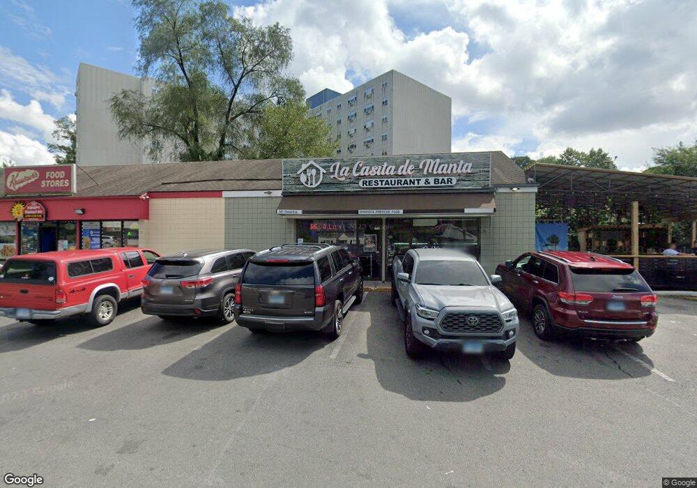 581 Chase Ave, Waterbury, CT 06704 - photo 1