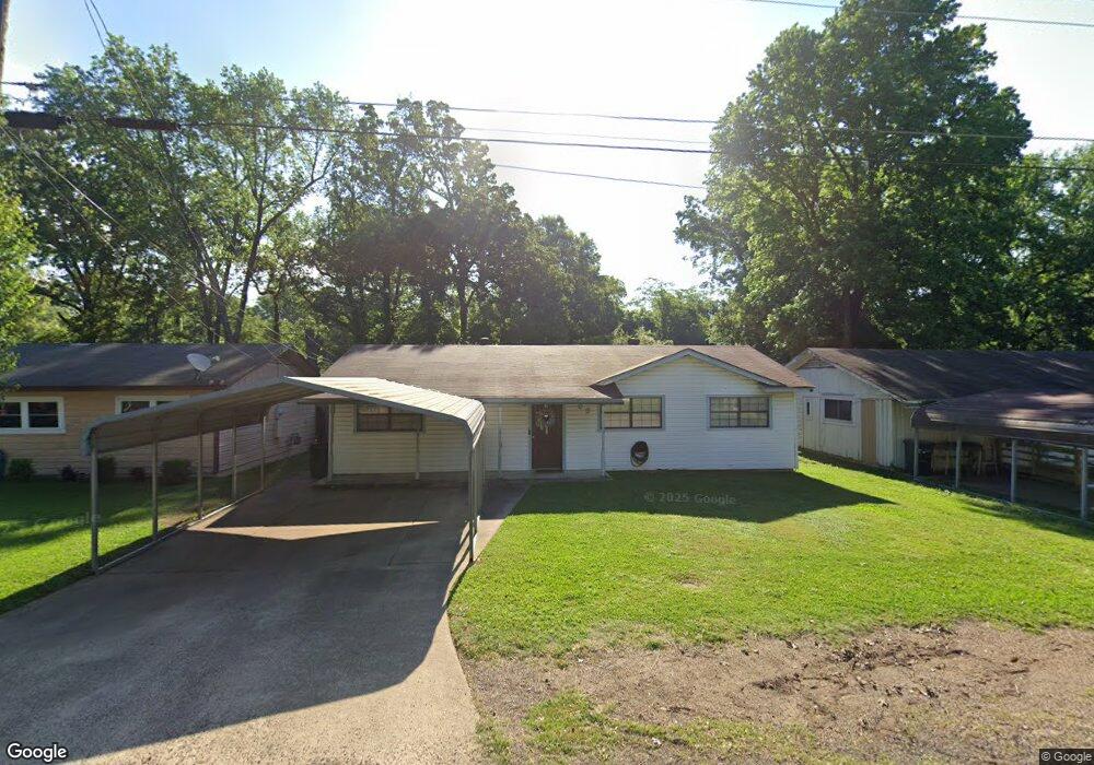 209 Shellwood Dr, Wake Village, TX 75501 - photo 1