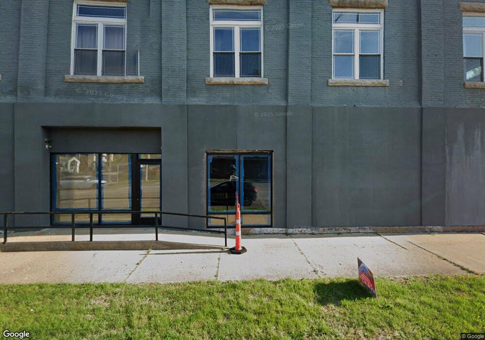 1612 Charleston Ave, Mattoon, IL 61938 - photo 1