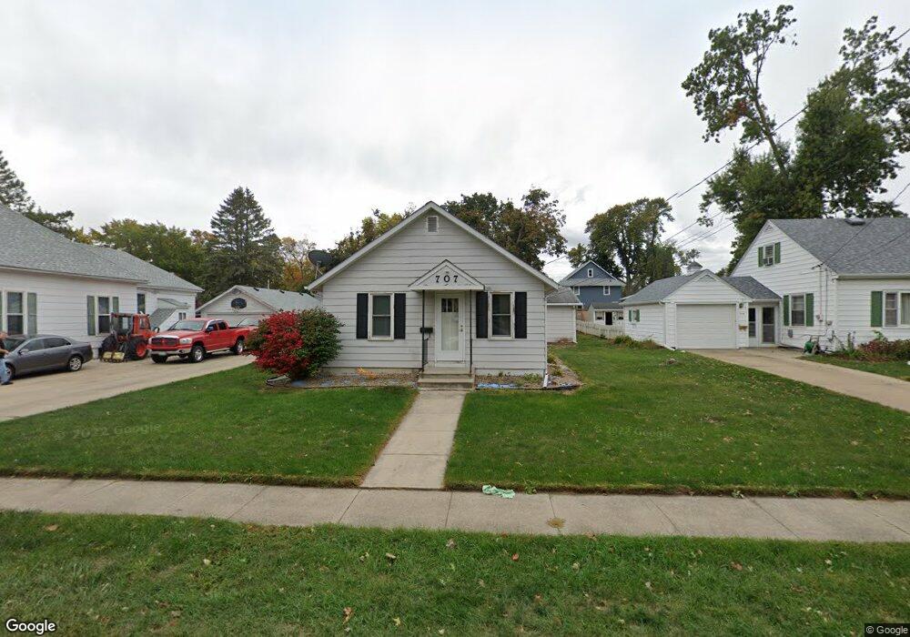 707 S 5th Ave W, Newton, IA 50208 - photo 1