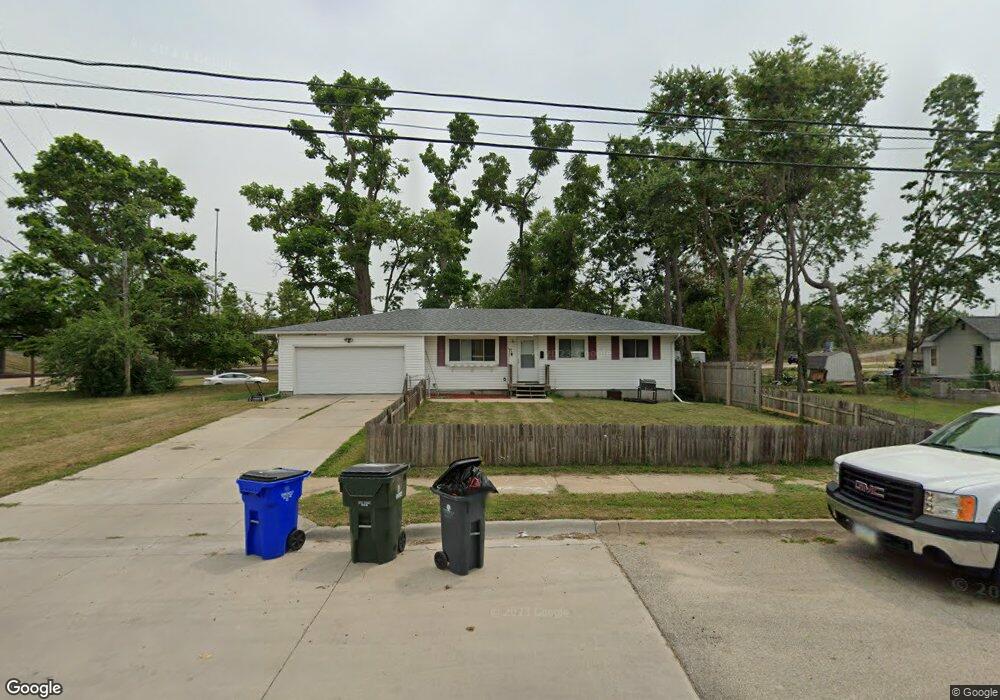 517 4th St SW, Cedar Rapids, IA 52404 - photo 1