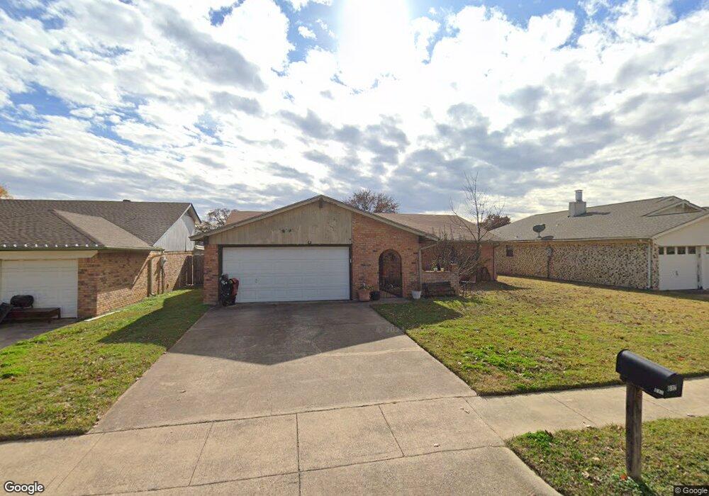 812 Mountain Laurel Ln, Bedford, TX 76021 - photo 1