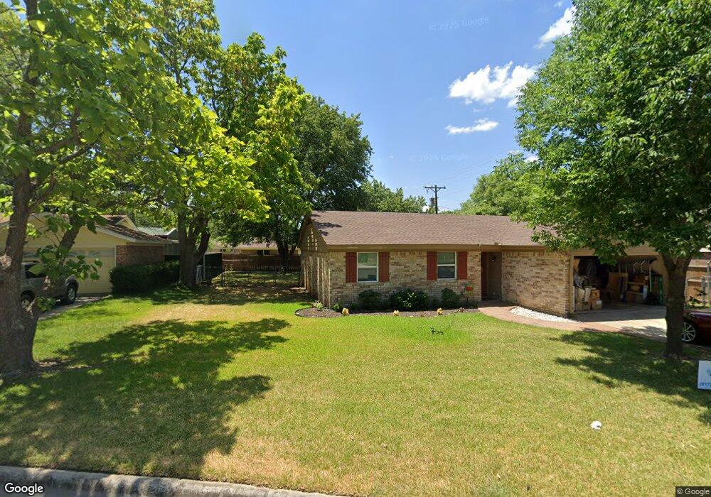 1002 E Star St, Gainesville, TX 76240 - photo 1