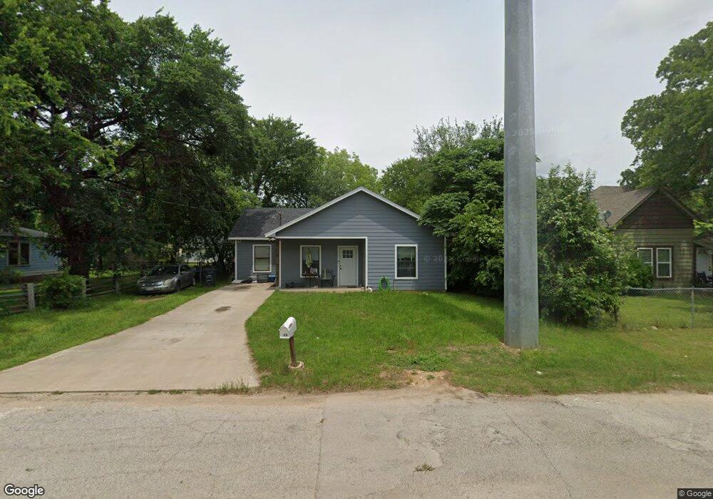 609 Royal St, Cleburne, TX 76031 - photo 1