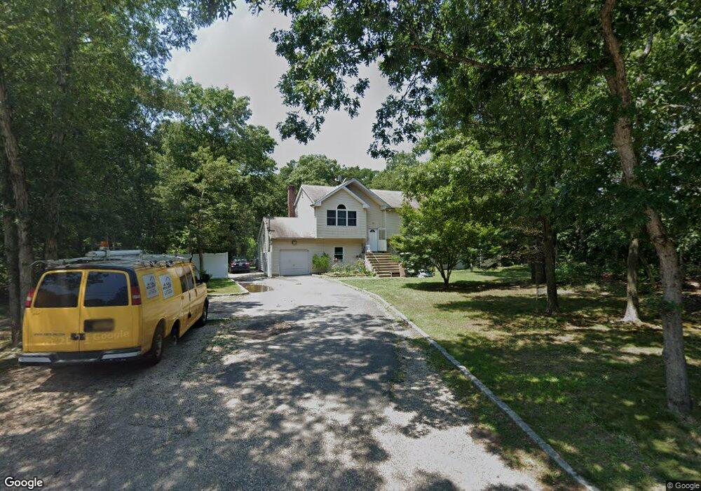 142 Middle Island Rd, Medford, NY 11763 - photo 1