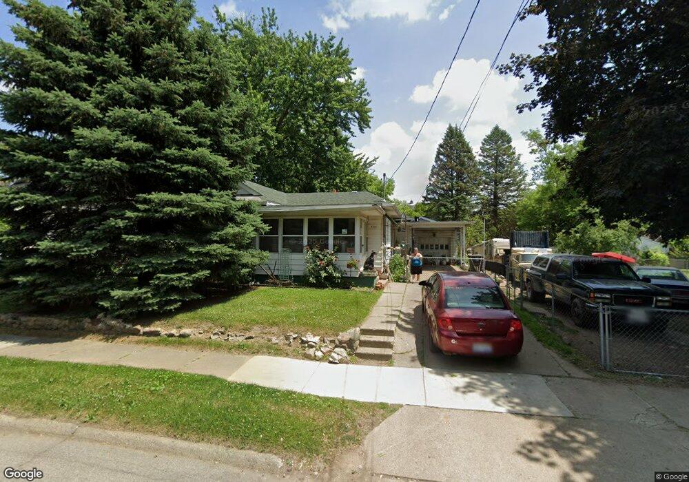 2218 Maplewood Ave, Flint, MI 48506 - photo 1