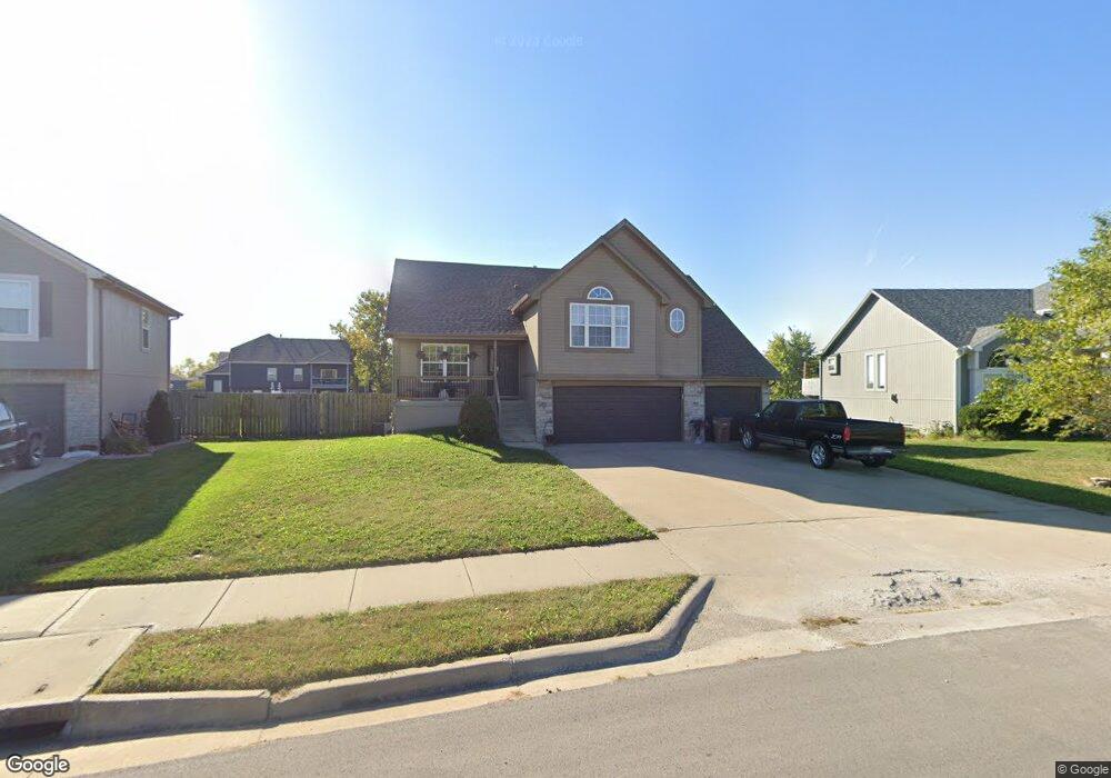 2175 E Sierra Dr, Raymore, MO 64083 - photo 1