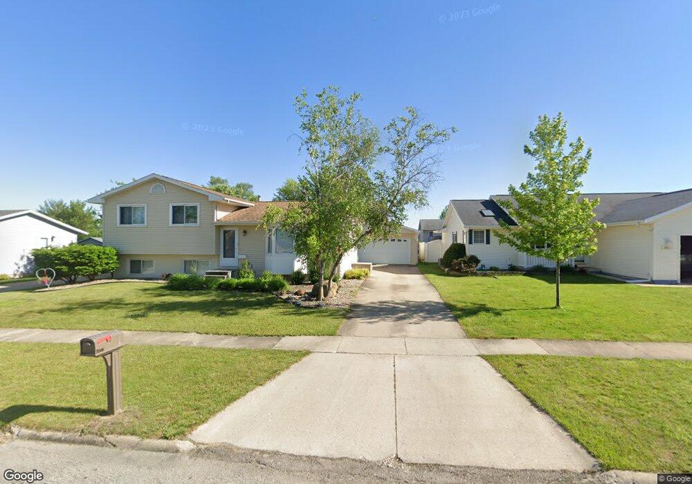 4019 Jill Dr, Waterloo, IA 50701 - photo 1