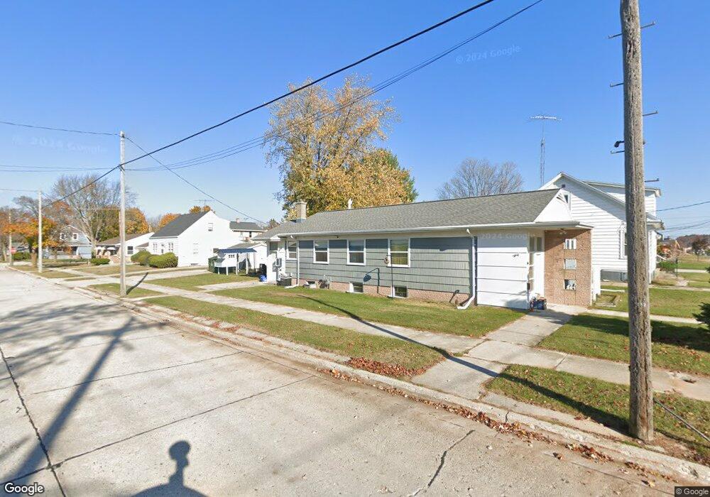 1630 28th St, Two Rivers, WI 54241 - photo 1