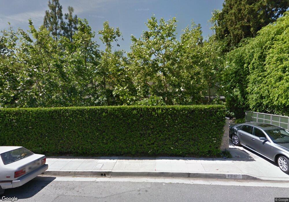 1011 Laurel Way, Beverly Hills, CA 90210 - photo 1