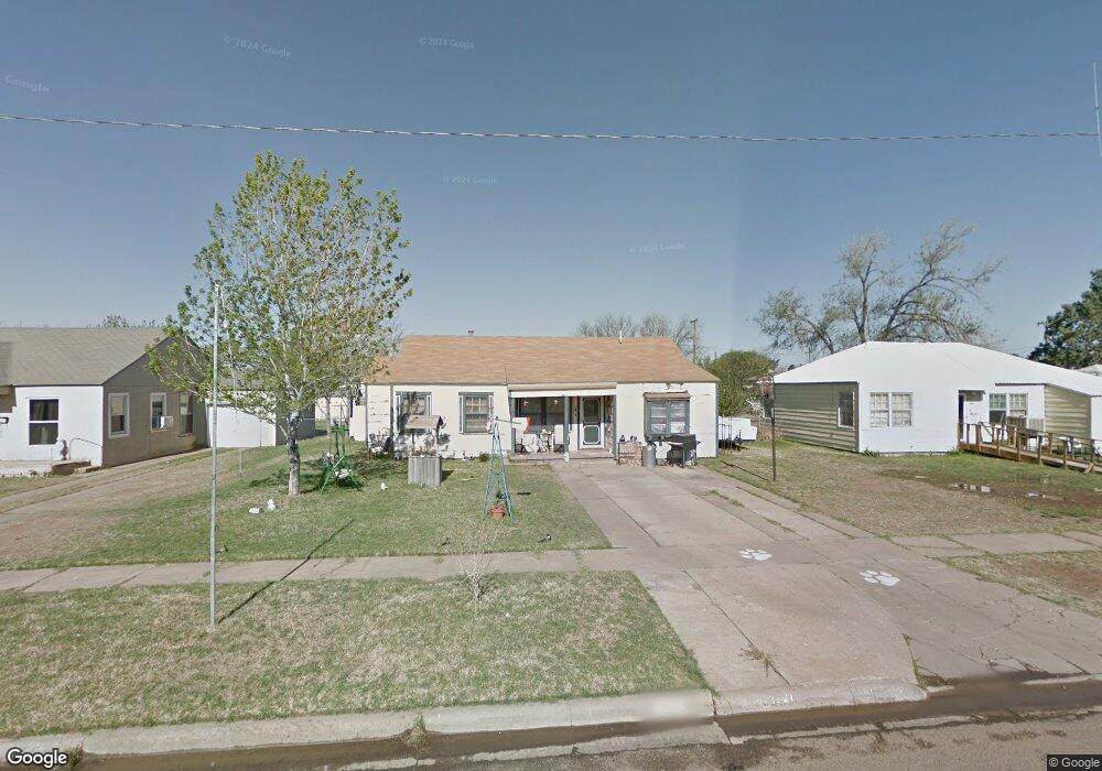 307 Aileen St, Plainview, TX 79072 - photo 1