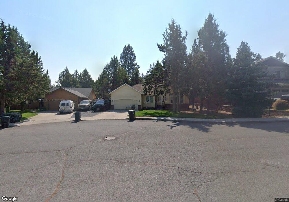 1633 NE Daphne Ct, Bend, OR 97701 - photo 1