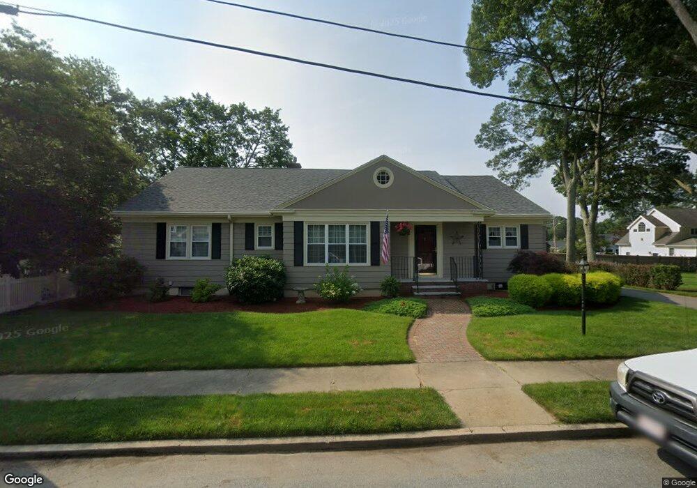 42 Evelyn St, North Dartmouth, MA 02747 - photo 1