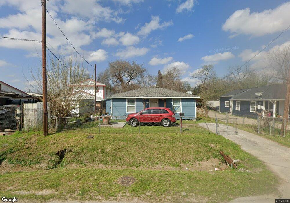 1203 Duff Ln, Houston, TX 77022 - photo 1