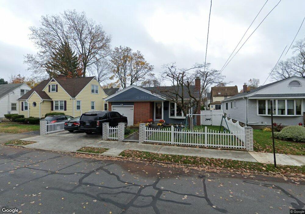 143 Clark St unit ROOM, Bridgeport, CT 06606 - photo 1