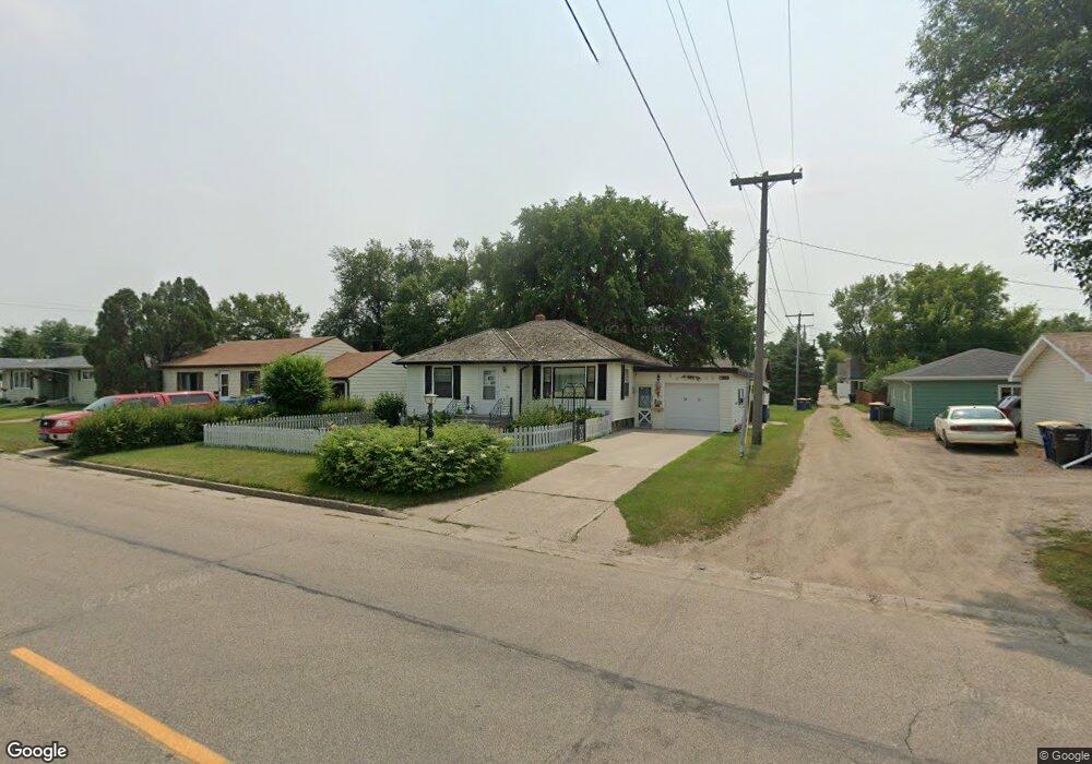 416 13th St NE, Jamestown, ND 58401 - photo 1