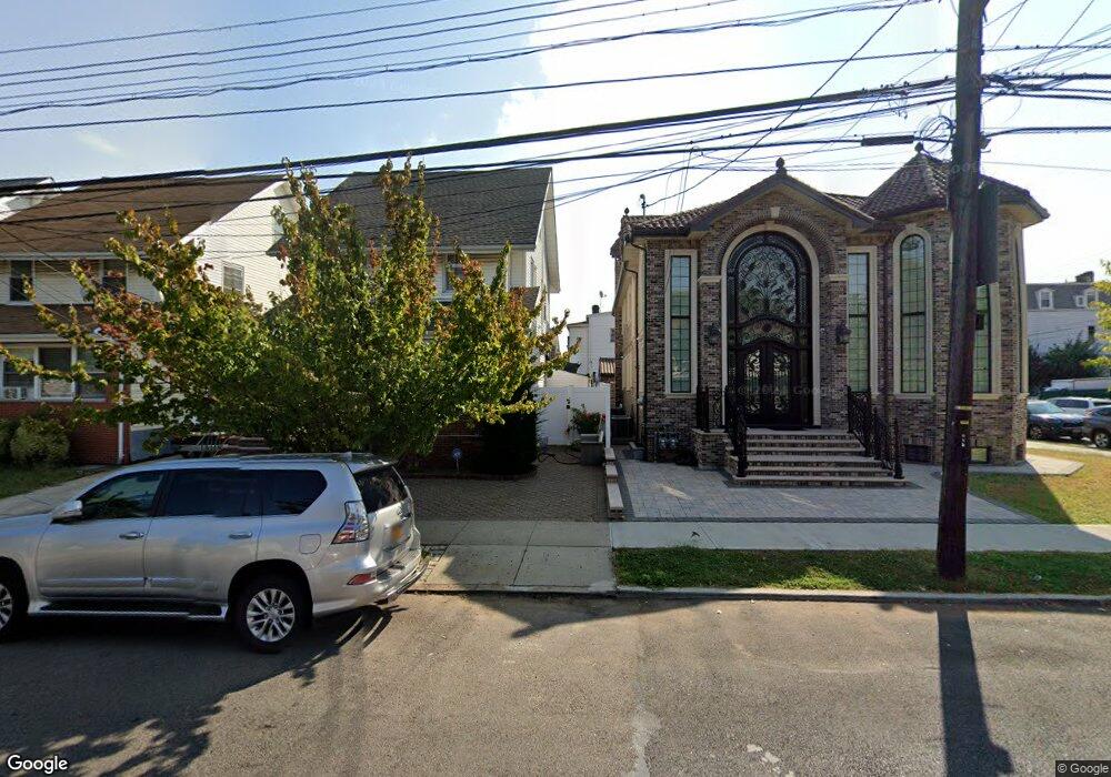 1567 149th St, Whitestone, NY 11357 - photo 1