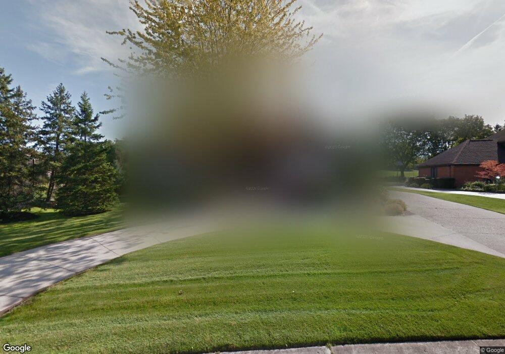 4461 Tanbark St, Bloomfield Hills, MI 48302 - photo 1