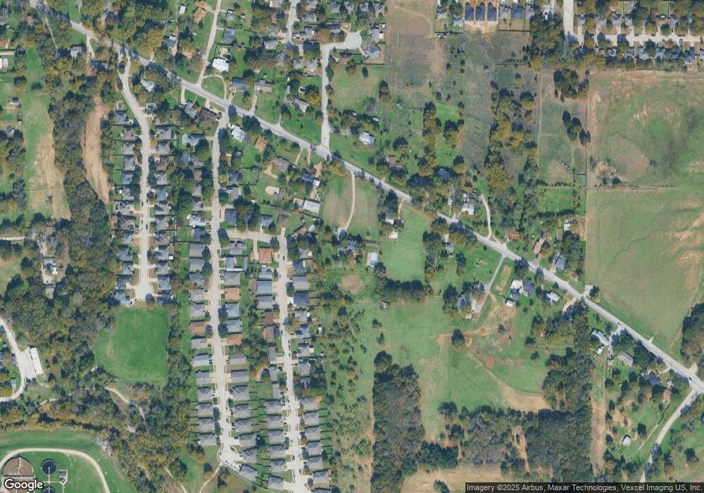 1702 E Bankhead Dr, Weatherford, TX 76086 - photo 1