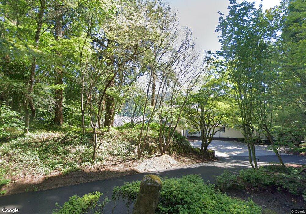 2058 Summit Dr, Lake Oswego, OR 97034 - photo 1