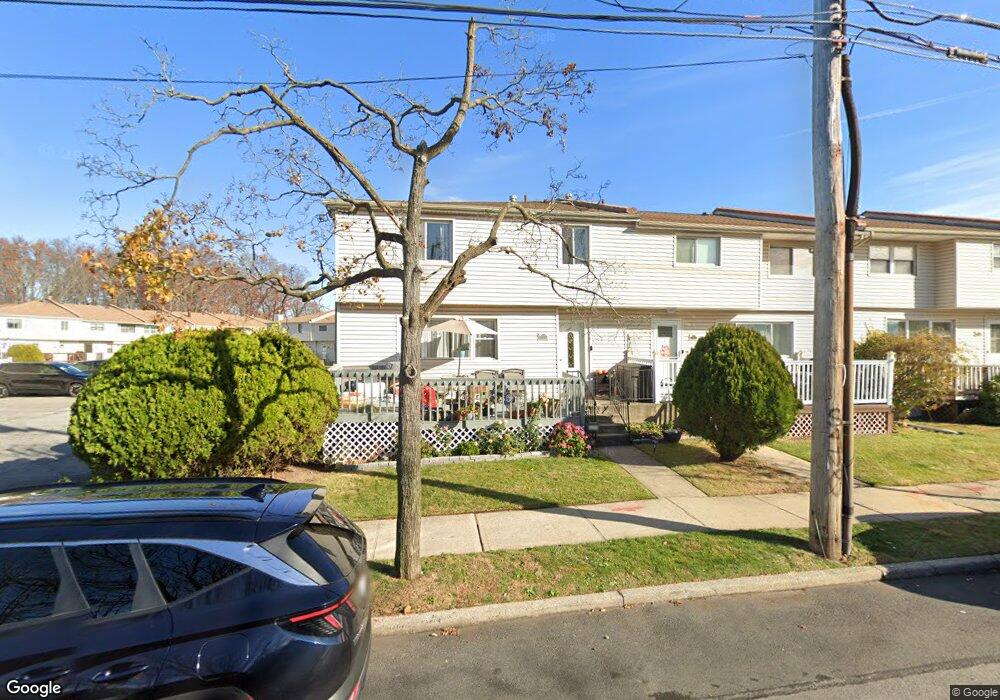 511 Willow Rd E unit 2, Staten Island, NY 10314 - photo 1