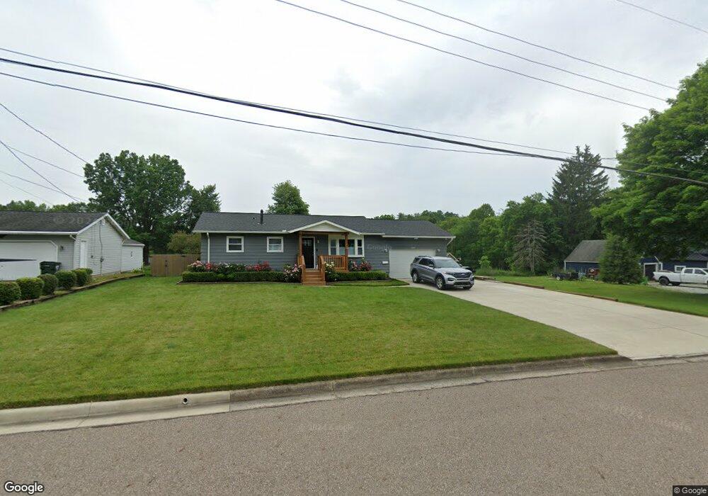 1654 Harden Dr, Barberton, OH 44203 - photo 1