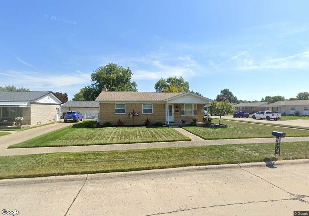 29902 Willow Pointe Dr, Roseville, MI 48066 - photo 1