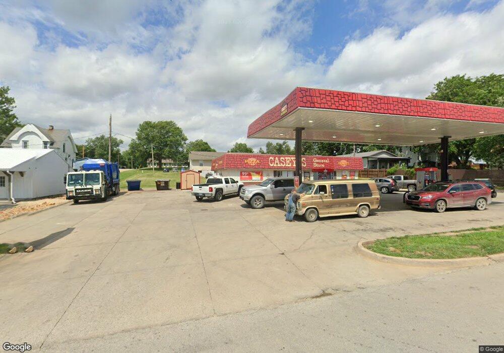 702 Walnut St, Oskaloosa, KS 66066 - photo 1