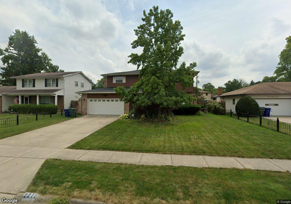 2211 Maplewood Dr, Columbus, OH 43229 - photo 1