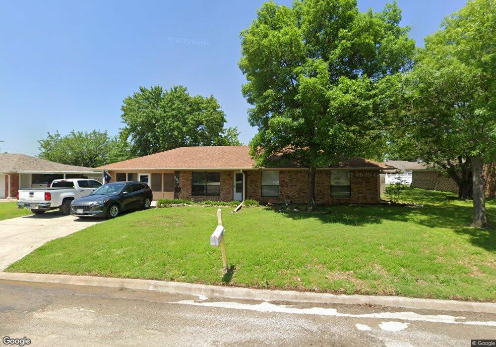 202 Texoma Dr, Whitesboro, TX 76273 - photo 1