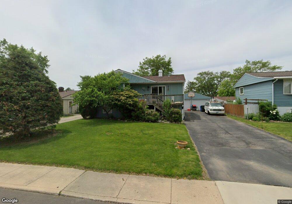 66 Sparrow Rd, Carpentersville, IL 60110 - photo 1