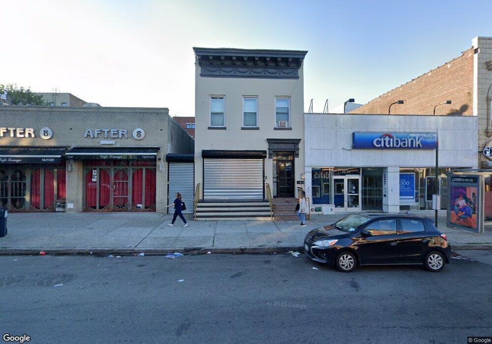 2589 Steinway St, Long Island City, NY 11103 - photo 1