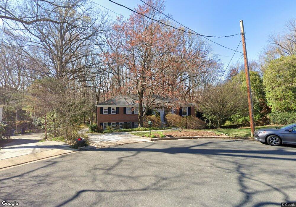 5841 Bermuda Ct, McLean, VA 22101 - photo 1