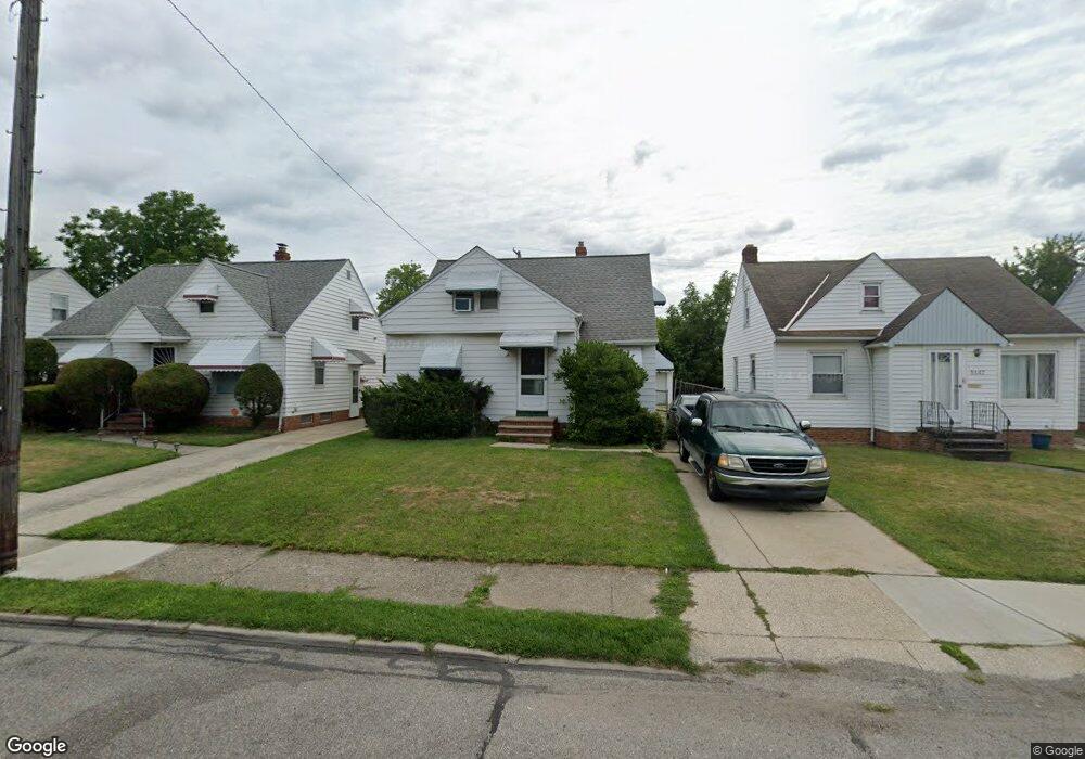 5143 Arch St, Maple Heights, OH 44137 - photo 1