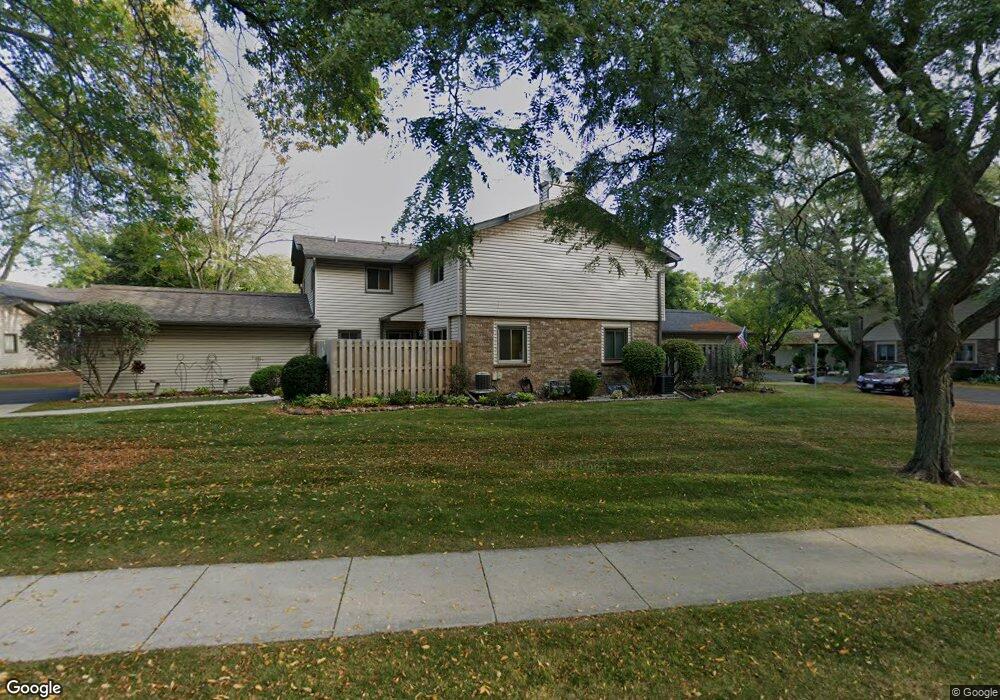 N76W14583 Fairfield Ct unit E, Menomonee Falls, WI 53051 - photo 1