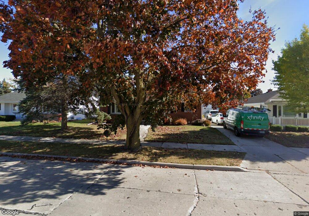 1421 N 10th St, Manitowoc, WI 54220 - photo 1