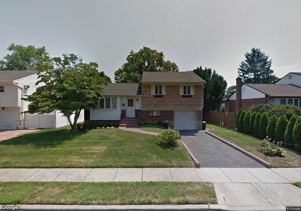 293 Southwood Cir, Syosset, NY 11791 - photo 1