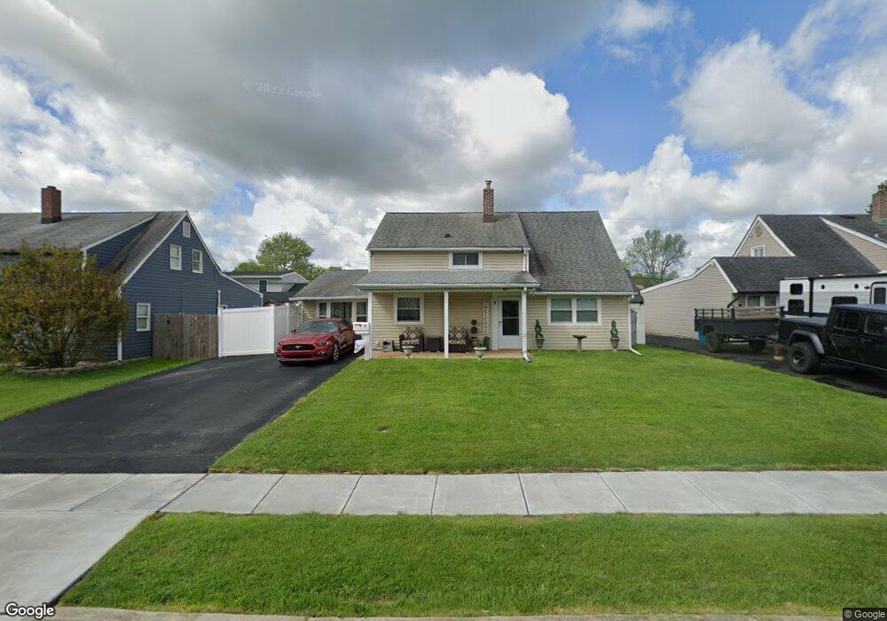7 Grapevine Rd, Levittown, PA 19057 - photo 1