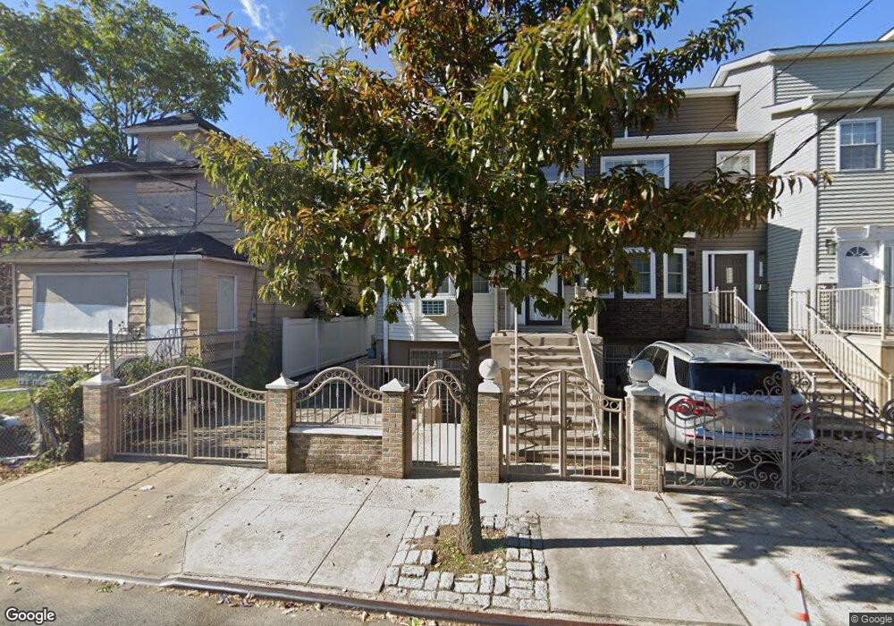 10756 164th St, Jamaica, NY 11433 - photo 1