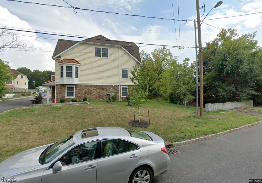 18 Riverbend Ct, New Providence, NJ 07974 - photo 1