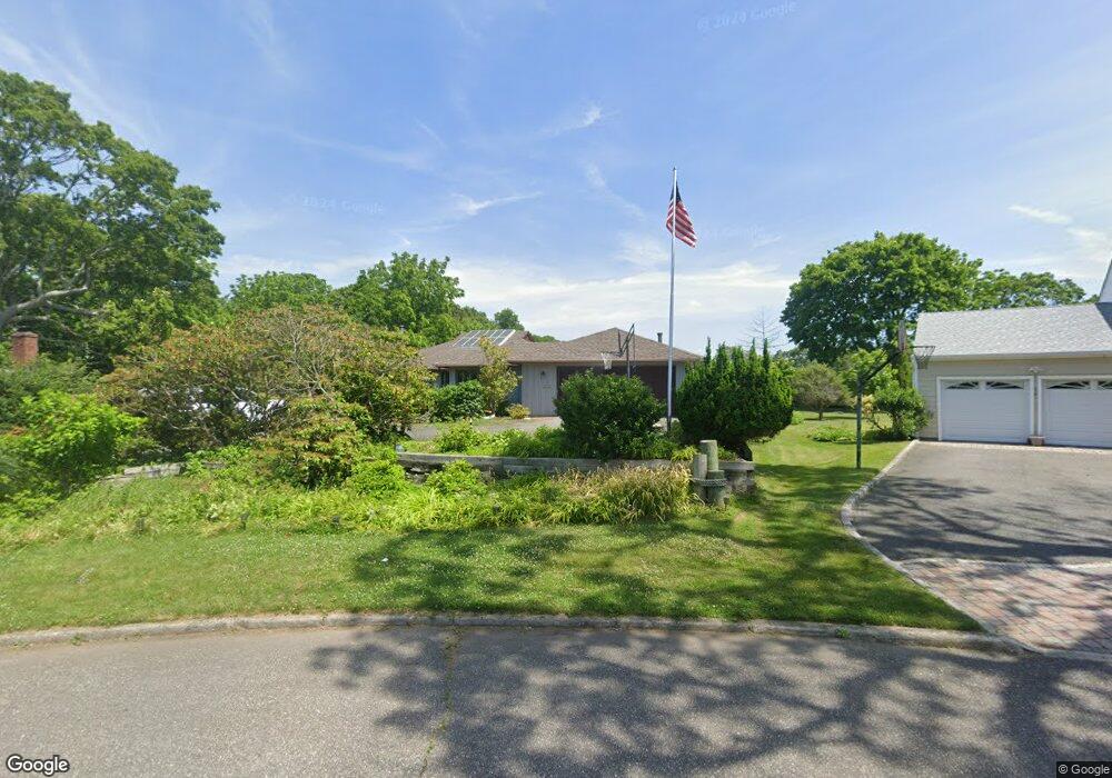 35 Spray Ct, Bayport, NY 11705 - photo 1