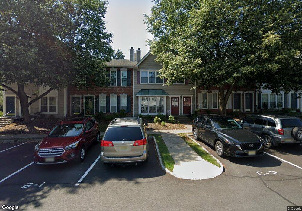 122 Edward Dr unit 122, Franklin Park, NJ 08823 - photo 1