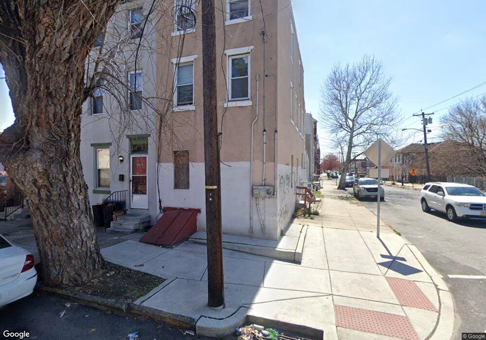 402 Pine St, Camden, NJ 08103 - photo 1