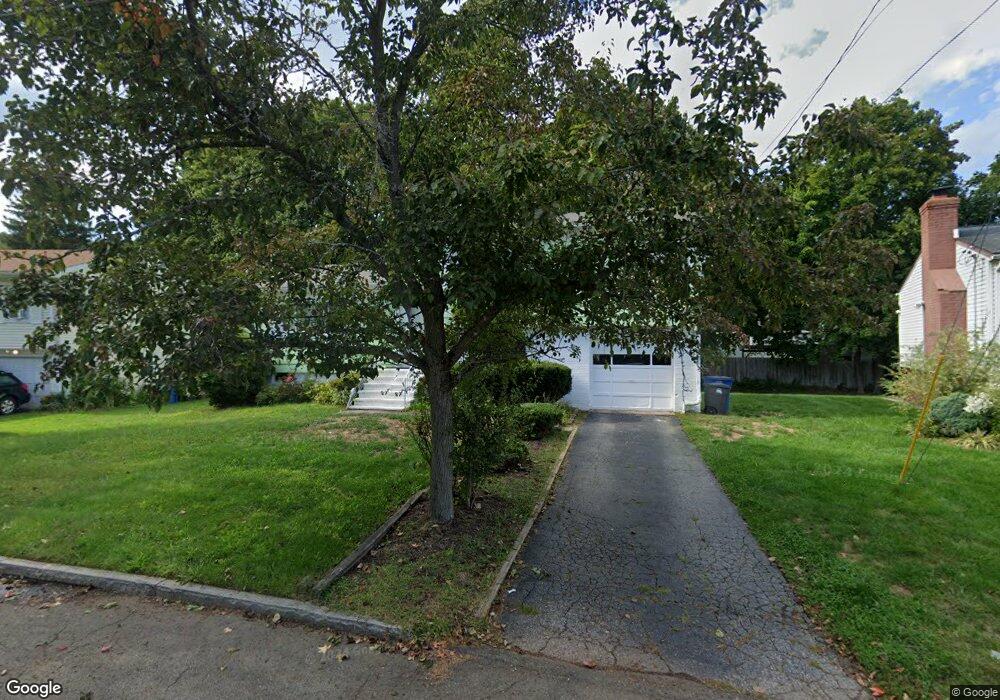 146 Brooklawn Cir, New Haven, CT 06515 - photo 1