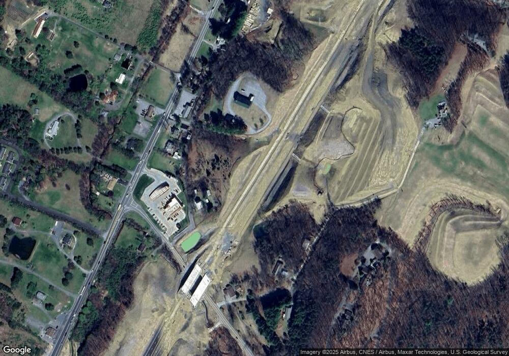 61 Dakota Ln, Berkeley Springs, WV 25411 - photo 1