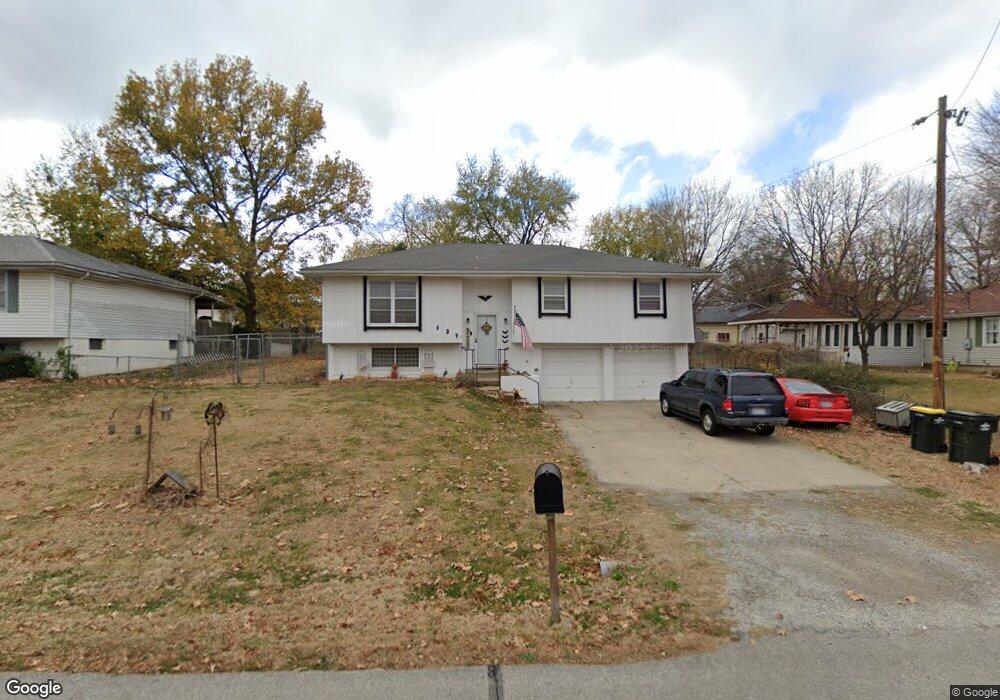 609 N 2nd Terrace Ct, Lansing, KS 66043 - photo 1