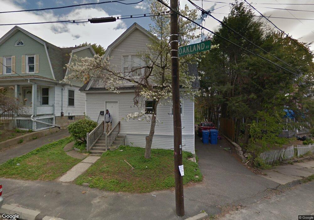 2 Oakland Ave, Waterbury, CT 06710 - photo 1