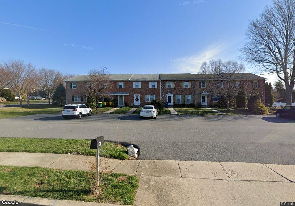 907 Clover Dr, Reading, PA 19610 - photo 1