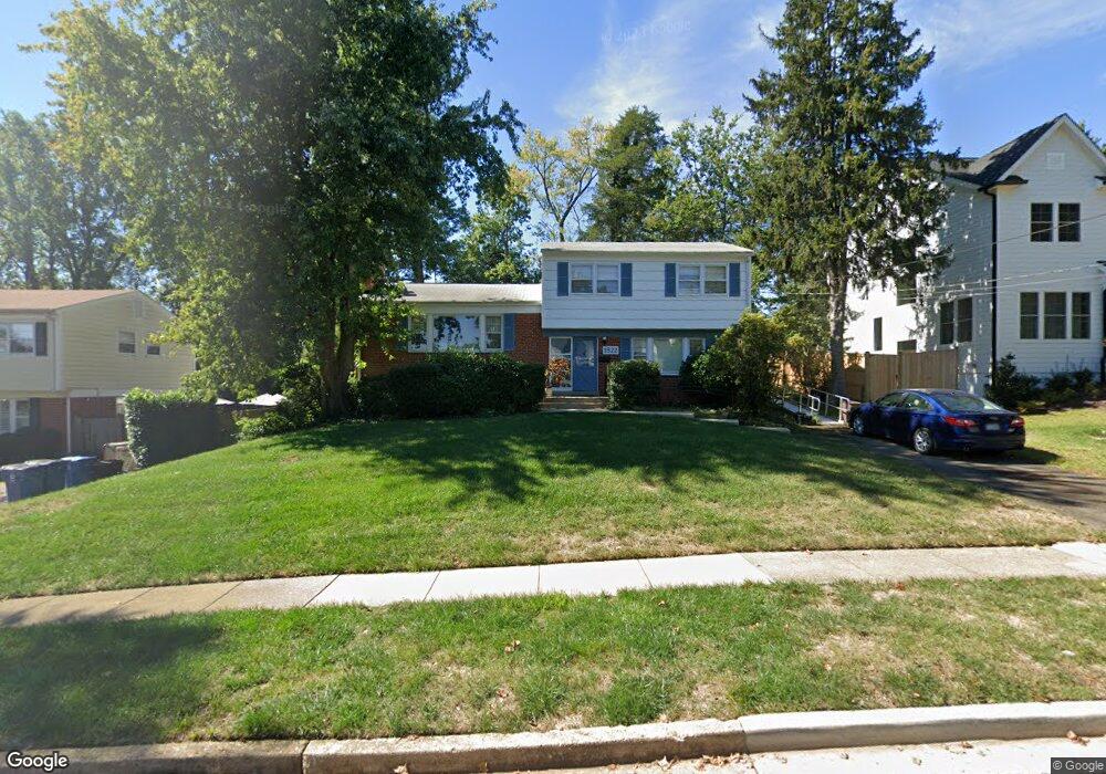 1822 Deer Dr, McLean, VA 22101 - photo 1