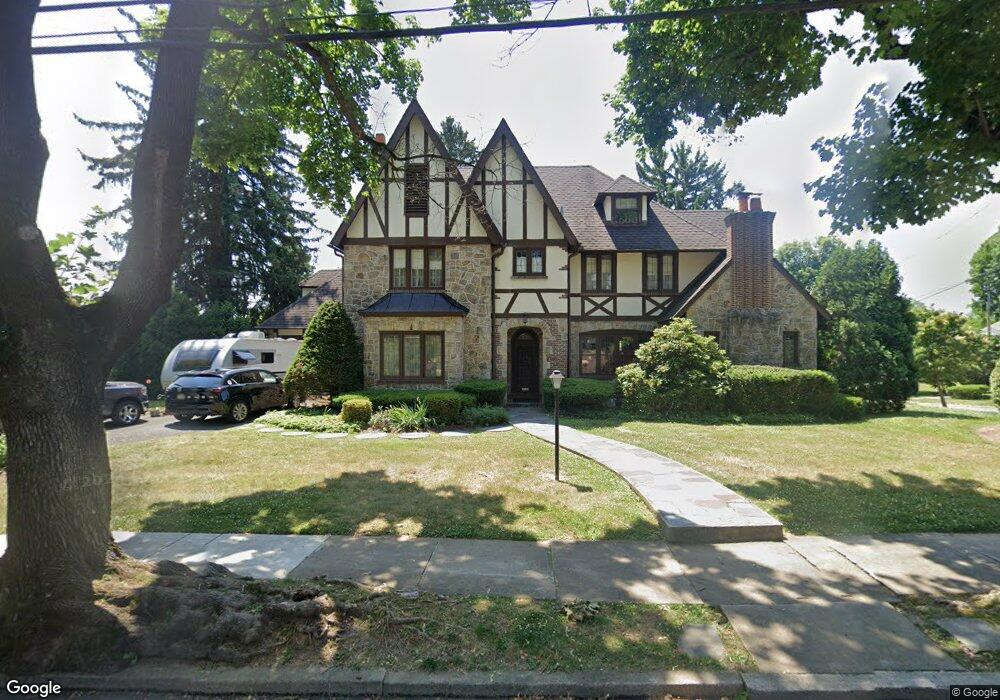 2714 W Chew St unit 2724, Allentown, PA 18104 - photo 1